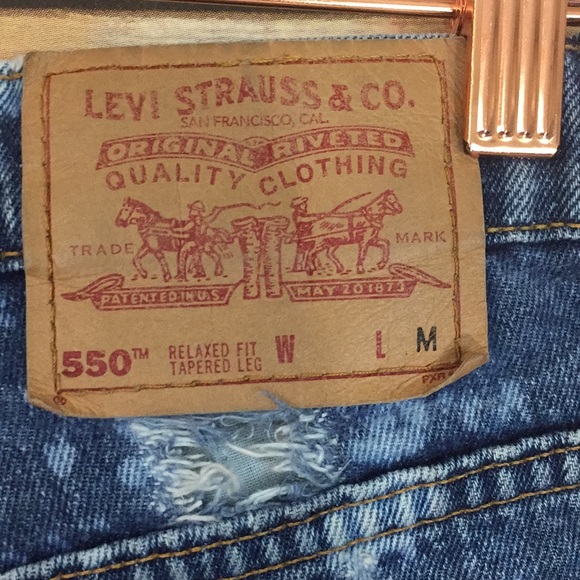 Levi’s distressed bleached frayed cutoff shorts 7 - Picture 4 of 6